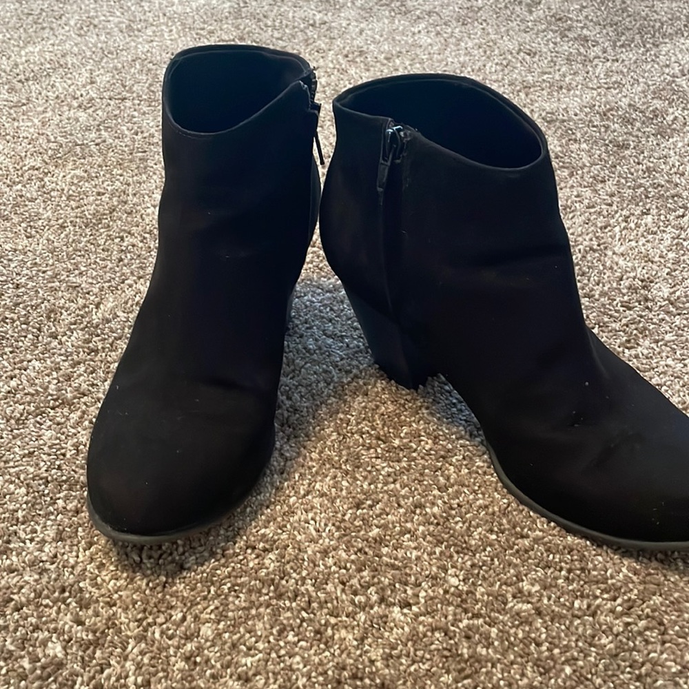 Black, old navy boots, size 9